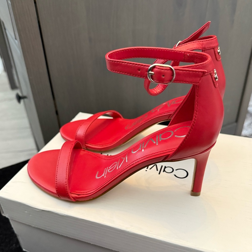 New Calvin Klein Red Fairy heels size 6 - Picture 3 of 10